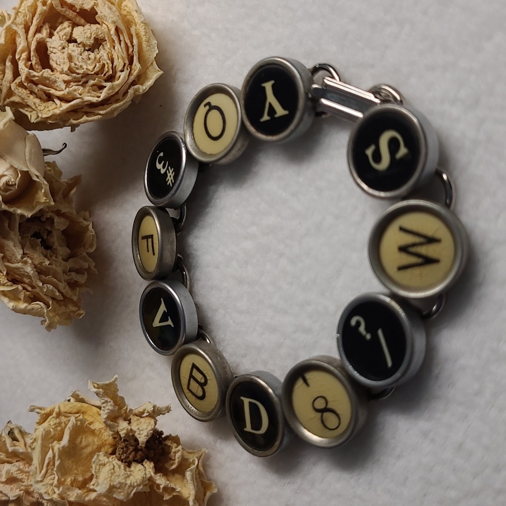 Vintage Typewriter Keys Bracelet Random Retro Black Cream Silvertone Preowned - Picture 2 of 9